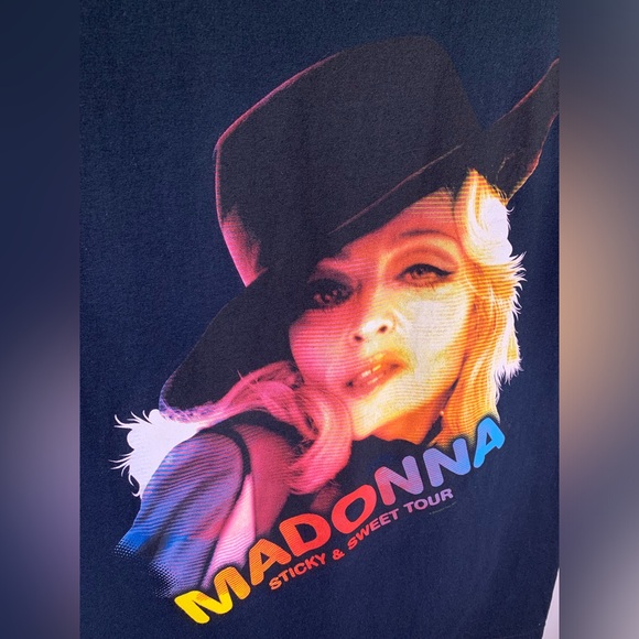 Vintage 2008 Madonna sticky and sweet tour graphic shirt - Picture 2 of 10